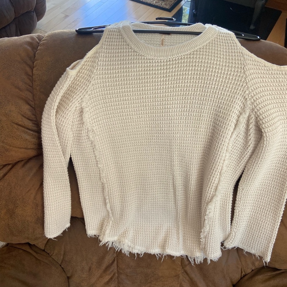 Medium FreePeople sweater (also have black available) never worn